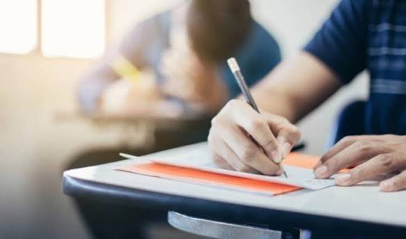 Terlalu Terburu-buru Saat Tes Koran Bisa Menurunkan Ketelitian